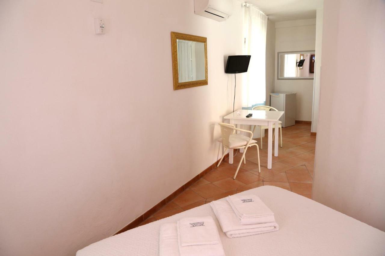 Il Tramonto Bed & Breakfast Castelsardo Bagian luar foto